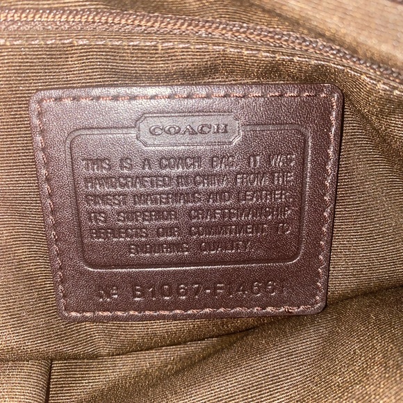 Pre-loved Coach Signature Small Leah beige crossbody/handbag. No. B1067-F14661. - Picture 4 of 5